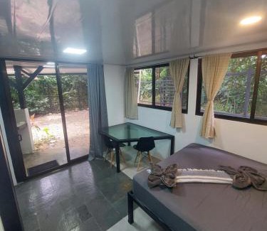 Chiguata Apartamento | Jungle AC Suite for 3-Kitchen-Walk to Playa Chiquita -Villa Toronto