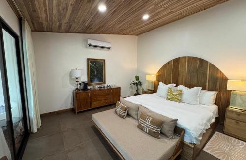 Sarapiqui Chalet De Esquí | Jungle Bungalow at Oropel Lodge