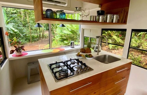 Savegre Casa | Jungle Bus, 5 min drive PlayaLinda, 15 x Dominical, Wifi Starlink