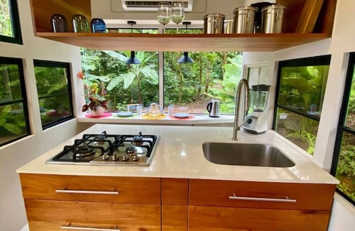 Savegre Casa | Jungle Bus, 5 min drive PlayaLinda, 15 x Dominical, Wifi Starlink