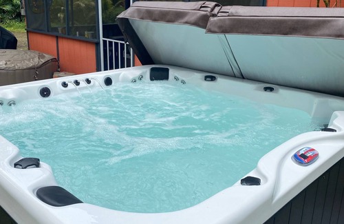 Leilani Estates Casa | Jungle Home/AC/ NearHot Ponds Fissure 8/Hot Tub