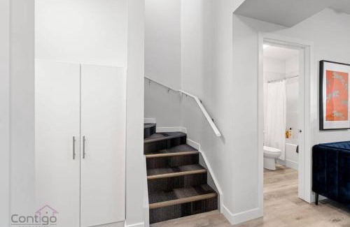 Jasper Place Casa | Jungle House, AirCon, Sleeps 8, Near WEM & DT!