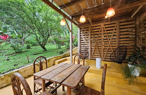 Uvita Cabaña | Jungle life & private waterfall!
