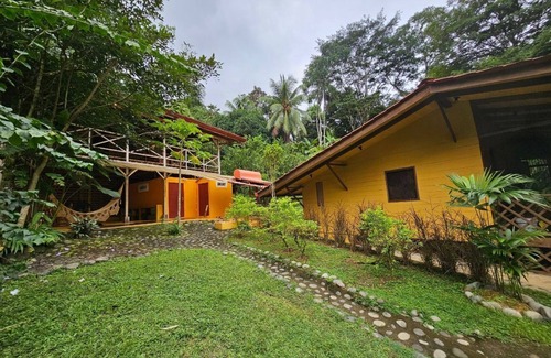 Uvita Cabaña | Jungle life & private waterfall!