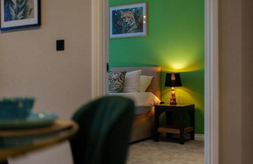 Holbeck Apartamento | Jungle Luxe Retreat, 2Bed 2Bath Leeds, Center & Stadium