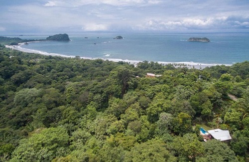 Manuel Antonio Casa | JUNGLE ROOST a beautiful jungle house within walking distance from the beach