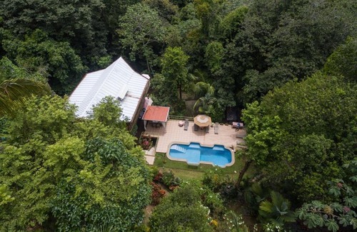 Manuel Antonio Casa | JUNGLE ROOST a beautiful jungle house within walking distance from the beach