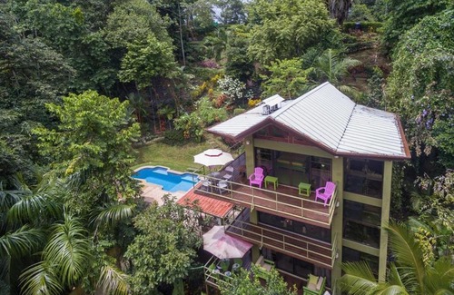 Manuel Antonio Casa | JUNGLE ROOST a beautiful jungle house within walking distance from the beach