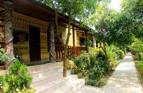 Sauraha Hotel | Jungle Safari Resort