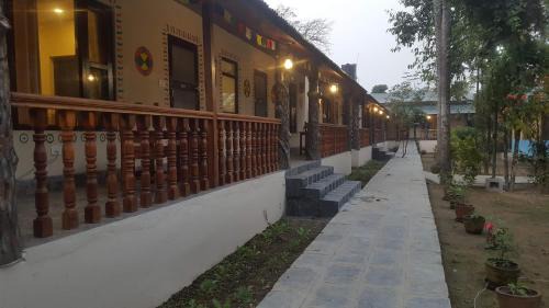 Sauraha Hotel | Jungle Safari Resort