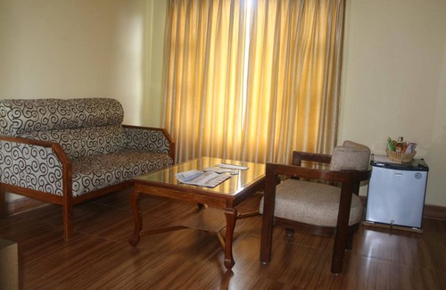 Sauraha Hotel | Jungle Safari Resort