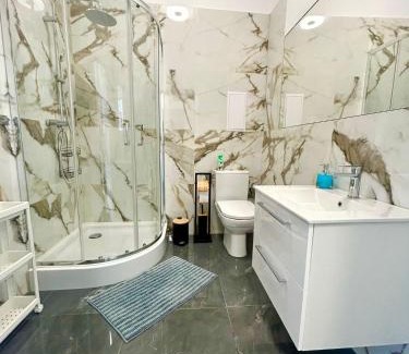 Wrzeszcz Apartamento | Jungle Studio New Prywatna łazienka