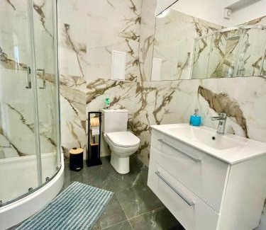 Wrzeszcz Apartamento | Jungle Studio New Prywatna łazienka