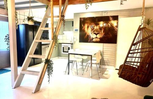 Vijfhuizen Apartamento | Jungle style lodge with jacuzzi ,sauna and garden near Amsterdam