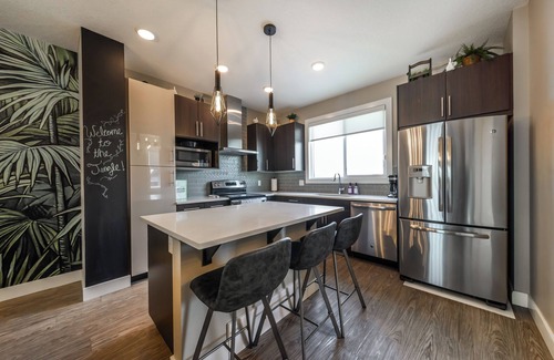 Southeast Edmonton Casa | Jungle Themed Home for a Family Getaway Adventure