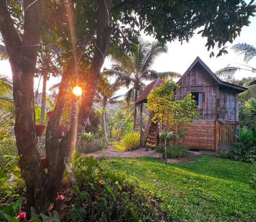 East Selemadeg Chalet De Esquí | JungleHavenBali - Private Nature Stay
