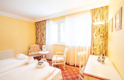 Binz Complejo | Junior Suite Meerseite - Rugard Thermal Strandhotel 4 Sterne Superior