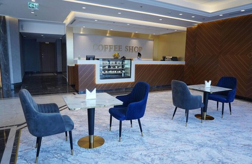 Al Qasimia Apartamento | Junior Suite Near Universal Sports Club