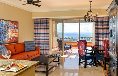 Los Cabos Hotel | Junior Suite @ Pueblo Bonito Sunset Beach May 24-31 Week 2: June 07 - 14