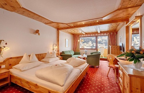 Bad Kleinkirchheim Casa | Juniorsuite 42 m² / Zirbe - Thermenwelt Hotel Pulverer