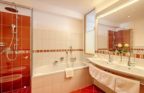 Bad Kleinkirchheim Casa | Juniorsuite 42 m² / Zirbe - Thermenwelt Hotel Pulverer