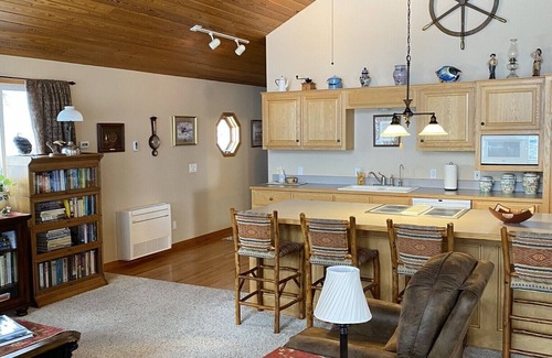 Somers Casa | Juniper Bay Getaway House