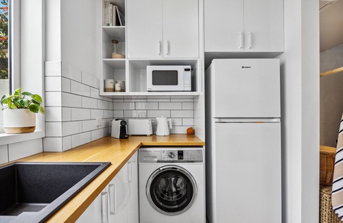 Semaphore Park Casa | Juniper Beachfront Townhouse Semaphore Park