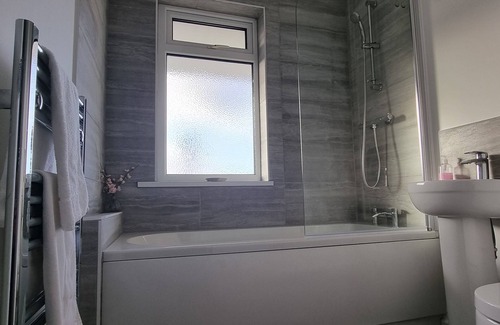 Southampton Apartamento | Juniper downstairs apartment sleeps 7 people