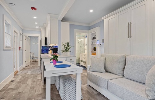 Union Pier Apartamento | Juniper Presents: 1-Bdrm Amsterdam Suite in Iconic Union Pier Summer House