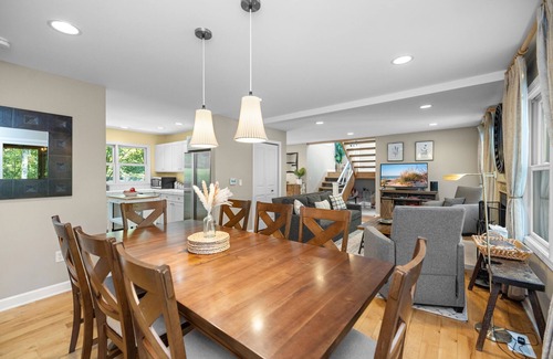 Three Oaks Casa | Juniper Presents: Blue Beech Cottage w/ Hot Tub, Swim Spa, Firepit on 1.25 Acres