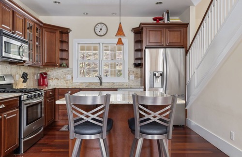 Shorewood-Tower Hills-Harbert Casa | Juniper Presents: Harbor Ctry-Gorgeous Cape Cod Home-1.7 wooded acres w/ hot tub