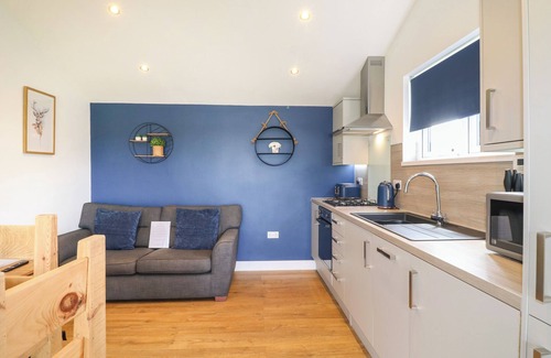 Swadlincote Cabaña | JUNIPER, romantic, luxury holiday cottage in Donisthorpe