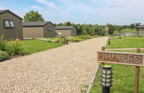 Swadlincote Cabaña | JUNIPER, romantic, luxury holiday cottage in Donisthorpe