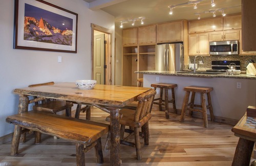Mammoth Lakes Condominio | Juniper Springs Lodge by Mammoth Five Star