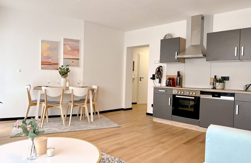 Quint Apartamento | JUPAS° Trier| Boho Home with balcony & parking lot