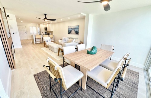 Jupiter Condominio | JUPITER BEACH RETREAT WALK TO BEACH AND POOL!