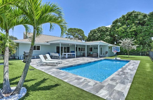 Tequesta Casa | Jupiter Home with Private Pool and Putting Green!