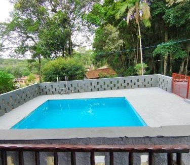 Juquitiba Chalet De Esquí | Juquitiba Chácara Recanto dos Magos Chalé Piscina Fogão a Lenha Churrasqueira