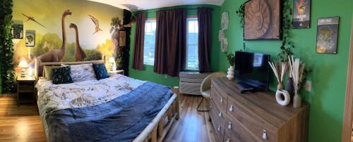 Hancock Apartamento | Jurassic Dino Suite Jiminy-Must See Sleeps 4