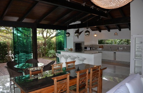 Jurere Internacional Casa | JURERE INTERNACIONAL CASA con piscina 5BR - 200m de la playa