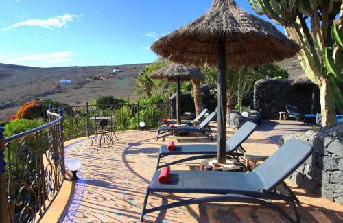 La Asomada Apartamento | JURTE - Traumhafter Meerblick, beheizter Pool, Sauna, Billiard, Tischtennis, Garten