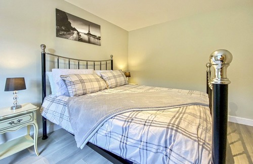 Westbury Cabaña | 1 bedroom accommodation in Brokerswood