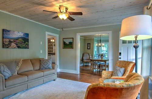 Roan Mountain Casa | Just a few mins from the State Park, offering an abundance of trails and outdoor activities.