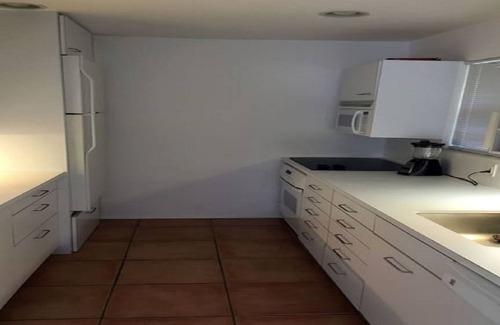 Lauderdale-by-the-Sea Villa | A solo unos minutos de la playa, amplio apartamento de 1 habitación y 1 baño, para 2 personas