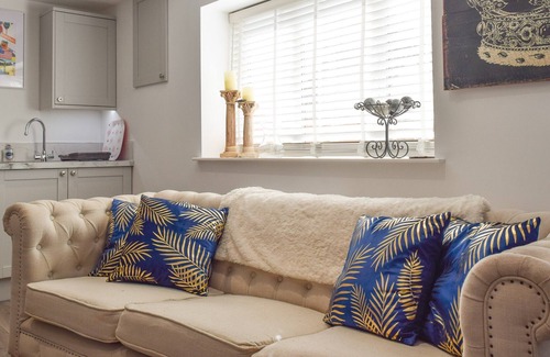 Alcester Cabaña | 1 bedroom accommodation in Alcester, near Stratford upon Avon