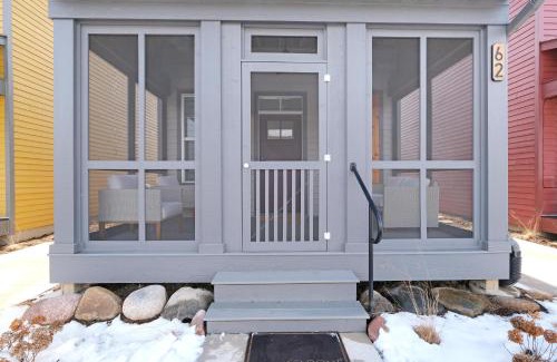 Ottawa Casa | Just a Little Longer