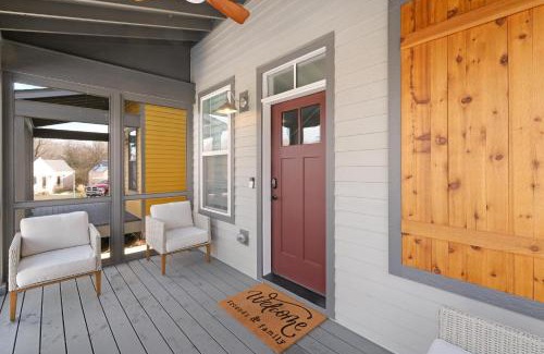 Ottawa Casa | Just a Little Longer