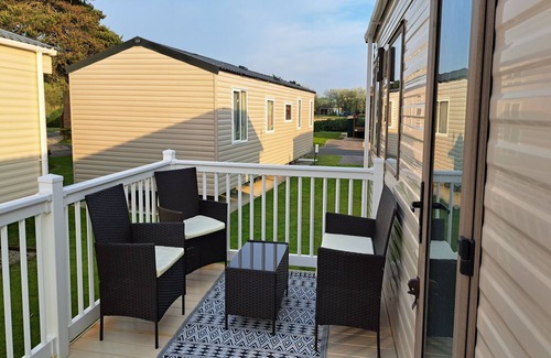 Par Casa | Just a stone's throw from Par Beach & its scenic coastal paths,