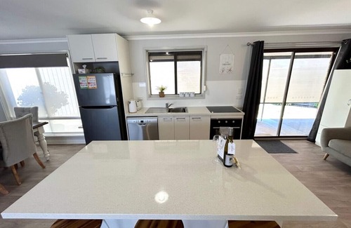 Moonta Bay Apartamento | Just About Beachfront - Freshly Renovated - 3 Bedroom Home