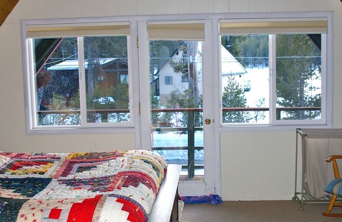 Serene Lakes Cabina | Justo enfrente de Serene Lakes. 5A-Chalet. Disfrute de la paz y la comodidad!